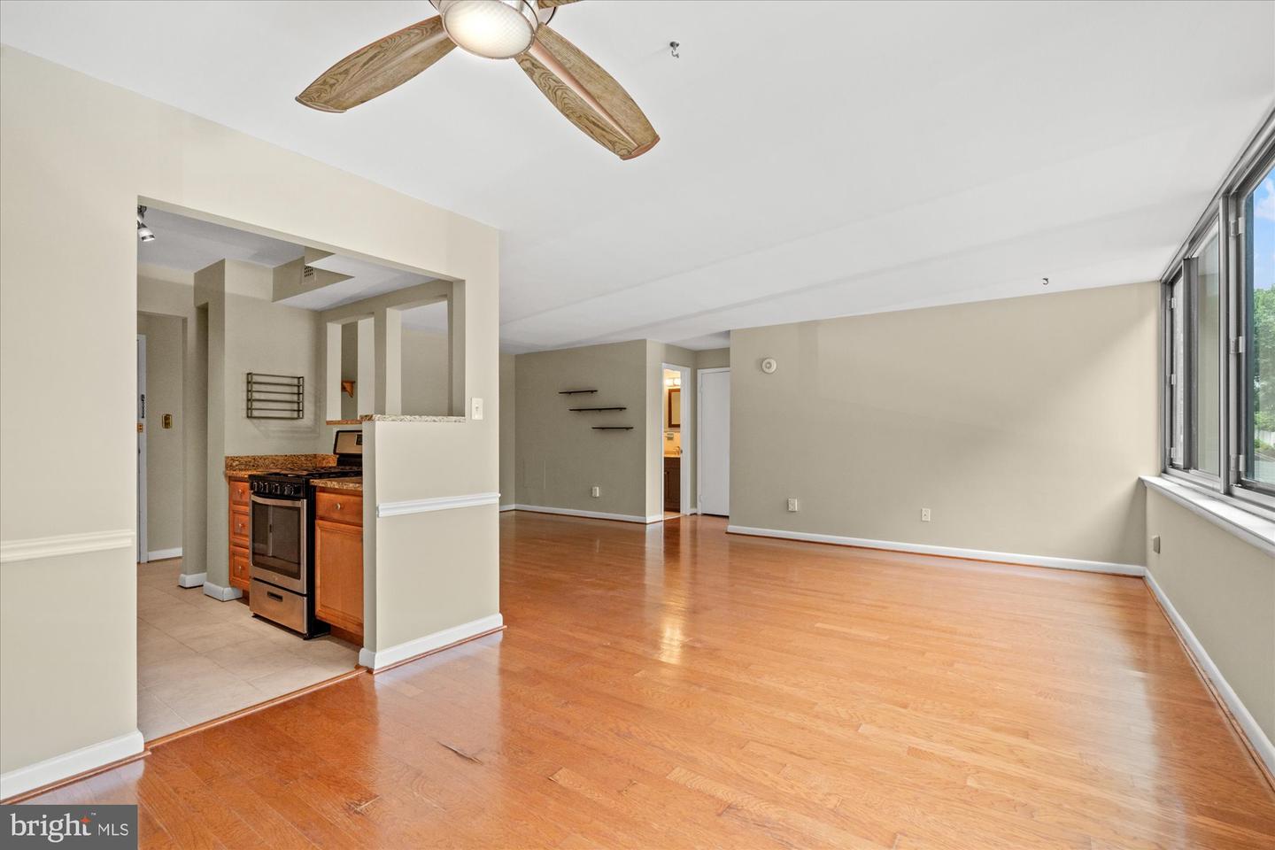 600 ROOSEVELT BLVD #114, FALLS CHURCH, Virginia 22044, 1 Bedroom Bedrooms, ,1 BathroomBathrooms,Residential,For sale,600 ROOSEVELT BLVD #114,VAFA2003152 MLS # VAFA2003152