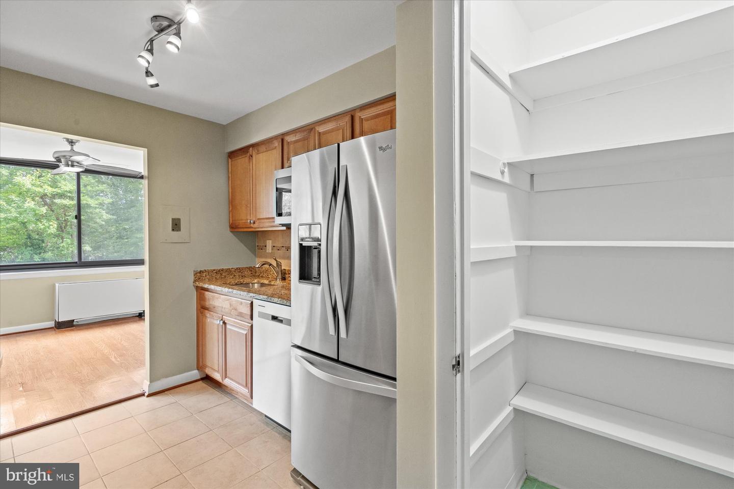 600 ROOSEVELT BLVD #114, FALLS CHURCH, Virginia 22044, 1 Bedroom Bedrooms, ,1 BathroomBathrooms,Residential,For sale,600 ROOSEVELT BLVD #114,VAFA2003152 MLS # VAFA2003152