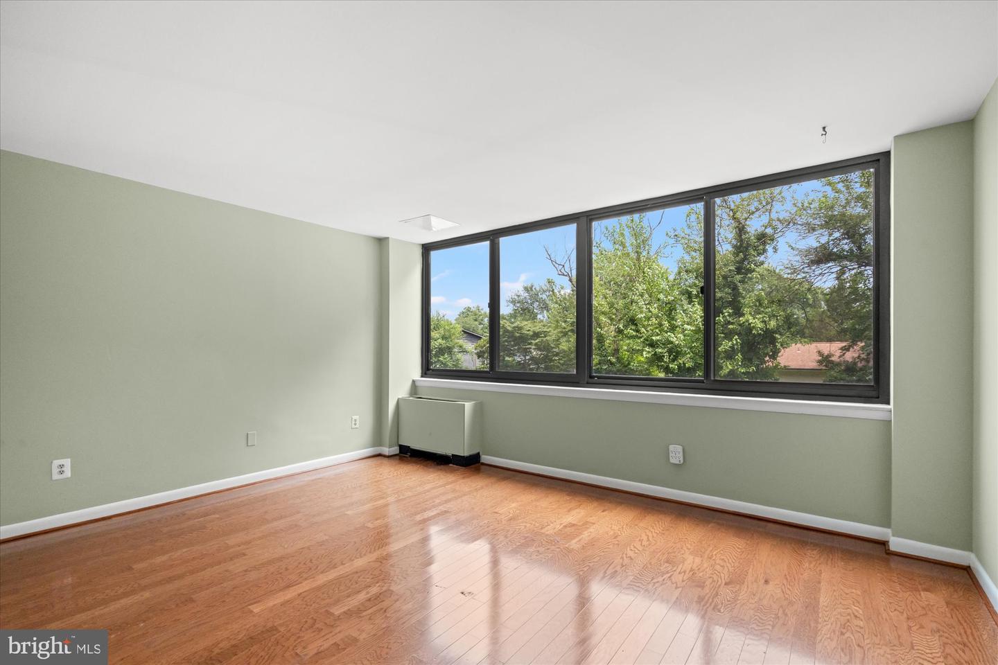 600 ROOSEVELT BLVD #114, FALLS CHURCH, Virginia 22044, 1 Bedroom Bedrooms, ,1 BathroomBathrooms,Residential,For sale,600 ROOSEVELT BLVD #114,VAFA2003152 MLS # VAFA2003152