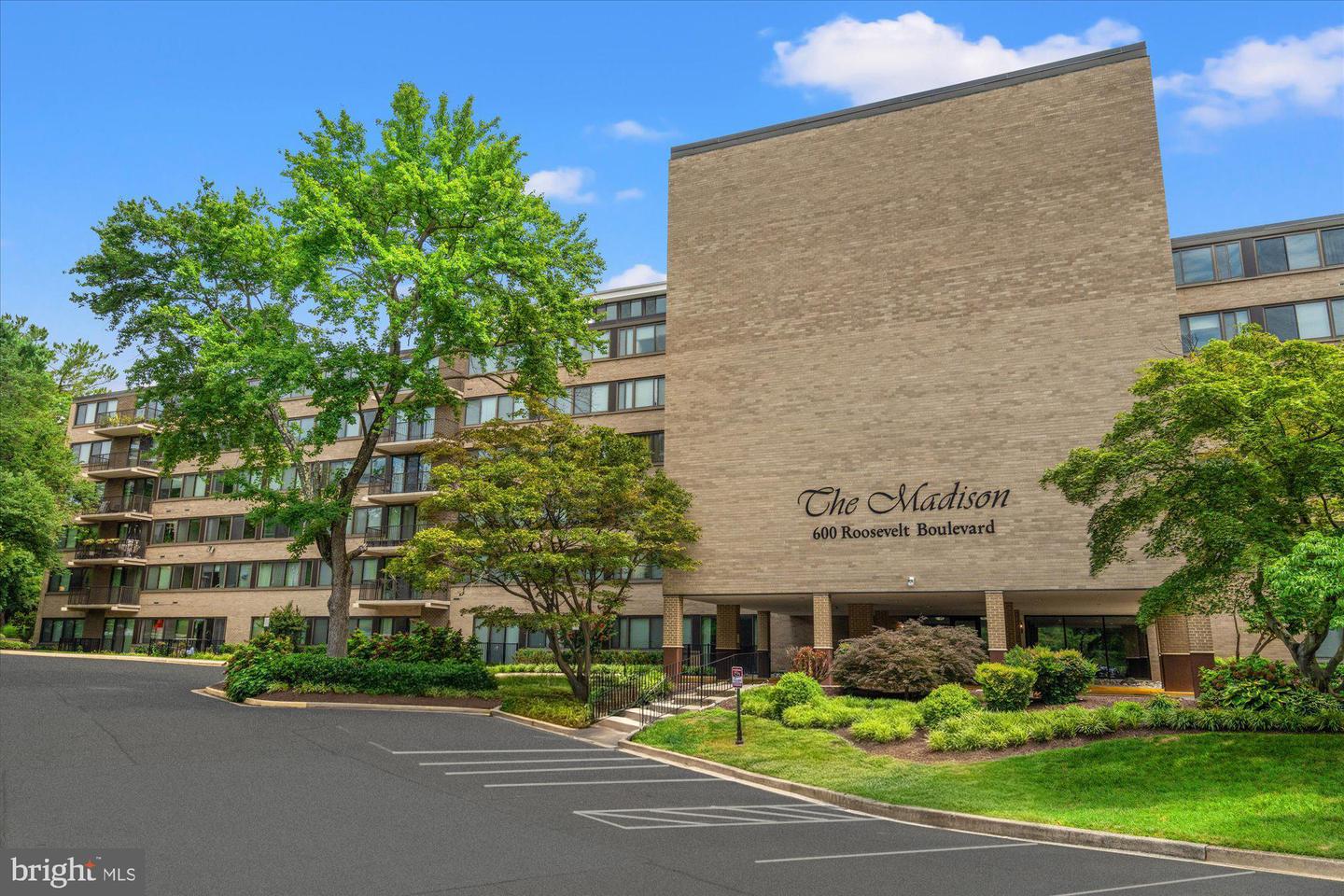 600 ROOSEVELT BLVD #114, FALLS CHURCH, Virginia 22044, 1 Bedroom Bedrooms, ,1 BathroomBathrooms,Residential,For sale,600 ROOSEVELT BLVD #114,VAFA2003152 MLS # VAFA2003152