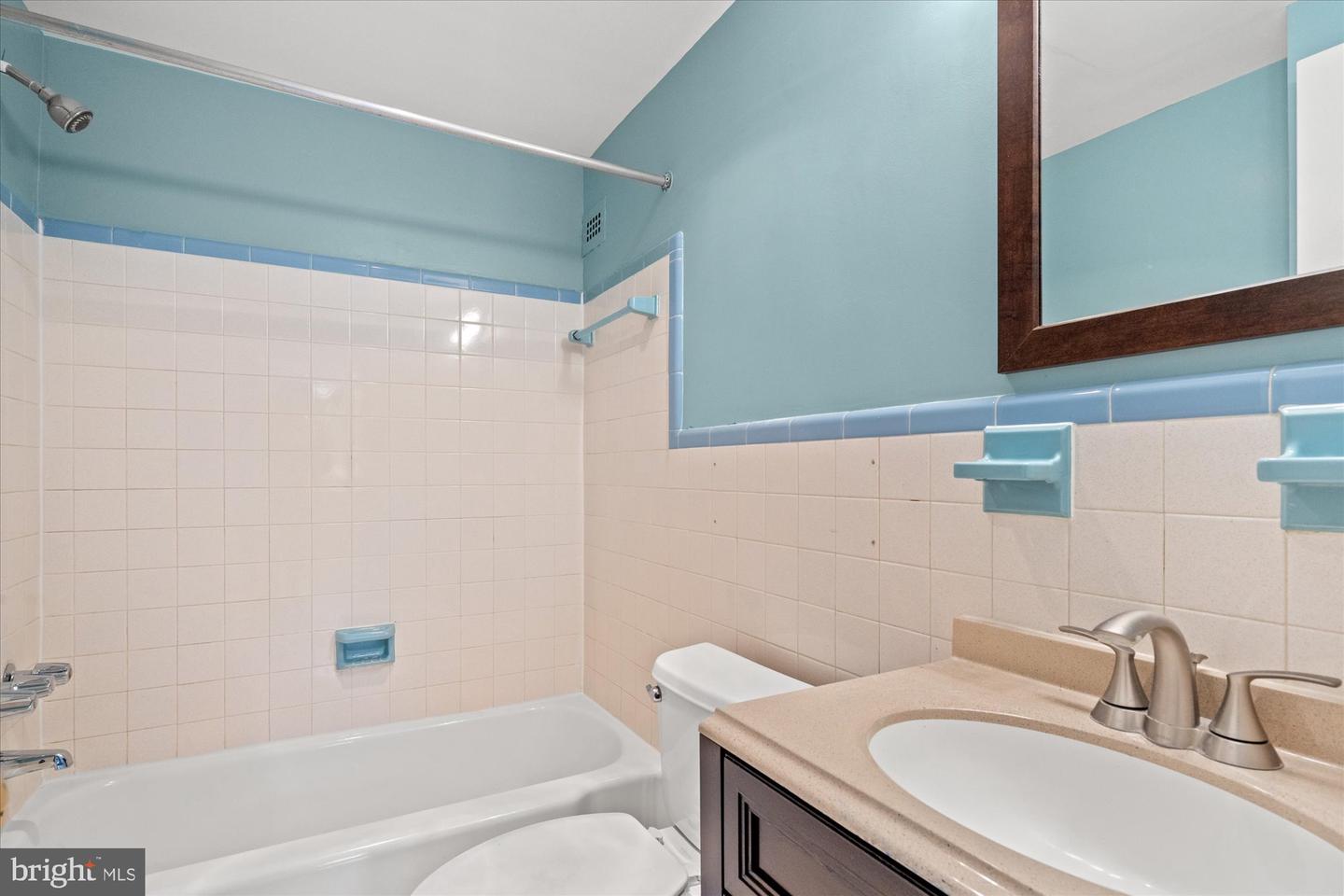 600 ROOSEVELT BLVD #114, FALLS CHURCH, Virginia 22044, 1 Bedroom Bedrooms, ,1 BathroomBathrooms,Residential,For sale,600 ROOSEVELT BLVD #114,VAFA2003152 MLS # VAFA2003152