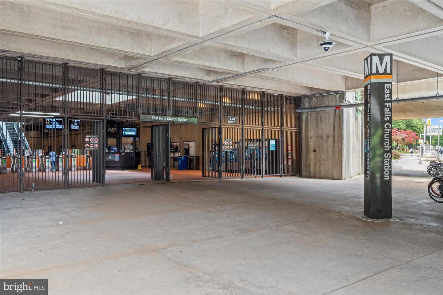 600 ROOSEVELT BLVD #114, FALLS CHURCH, Virginia 22044, 1 Bedroom Bedrooms, ,1 BathroomBathrooms,Residential,For sale,600 ROOSEVELT BLVD #114,VAFA2003152 MLS # VAFA2003152