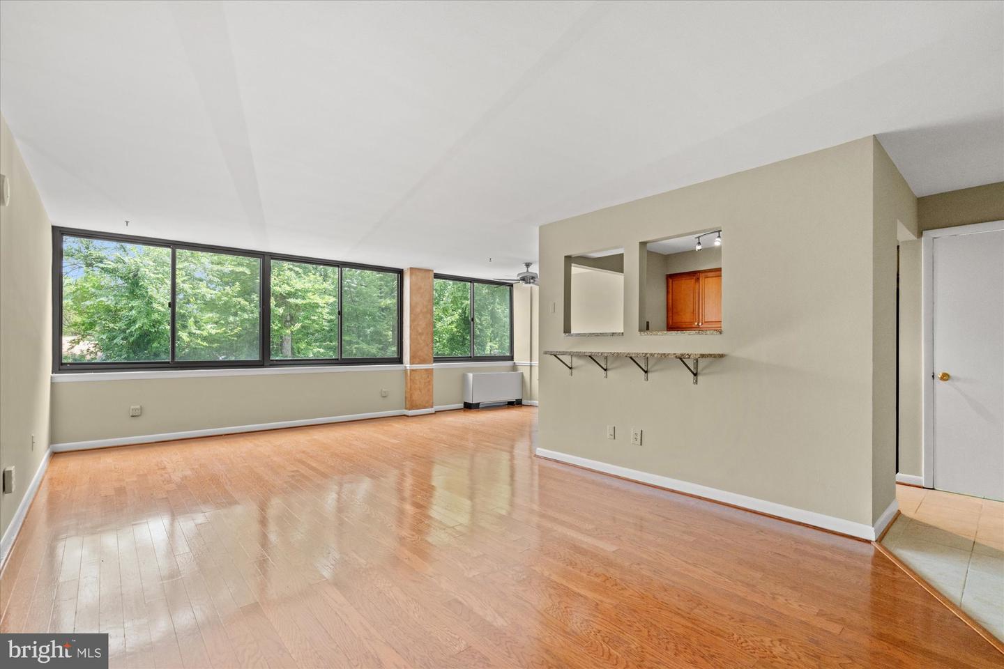 600 ROOSEVELT BLVD #114, FALLS CHURCH, Virginia 22044, 1 Bedroom Bedrooms, ,1 BathroomBathrooms,Residential,For sale,600 ROOSEVELT BLVD #114,VAFA2003152 MLS # VAFA2003152