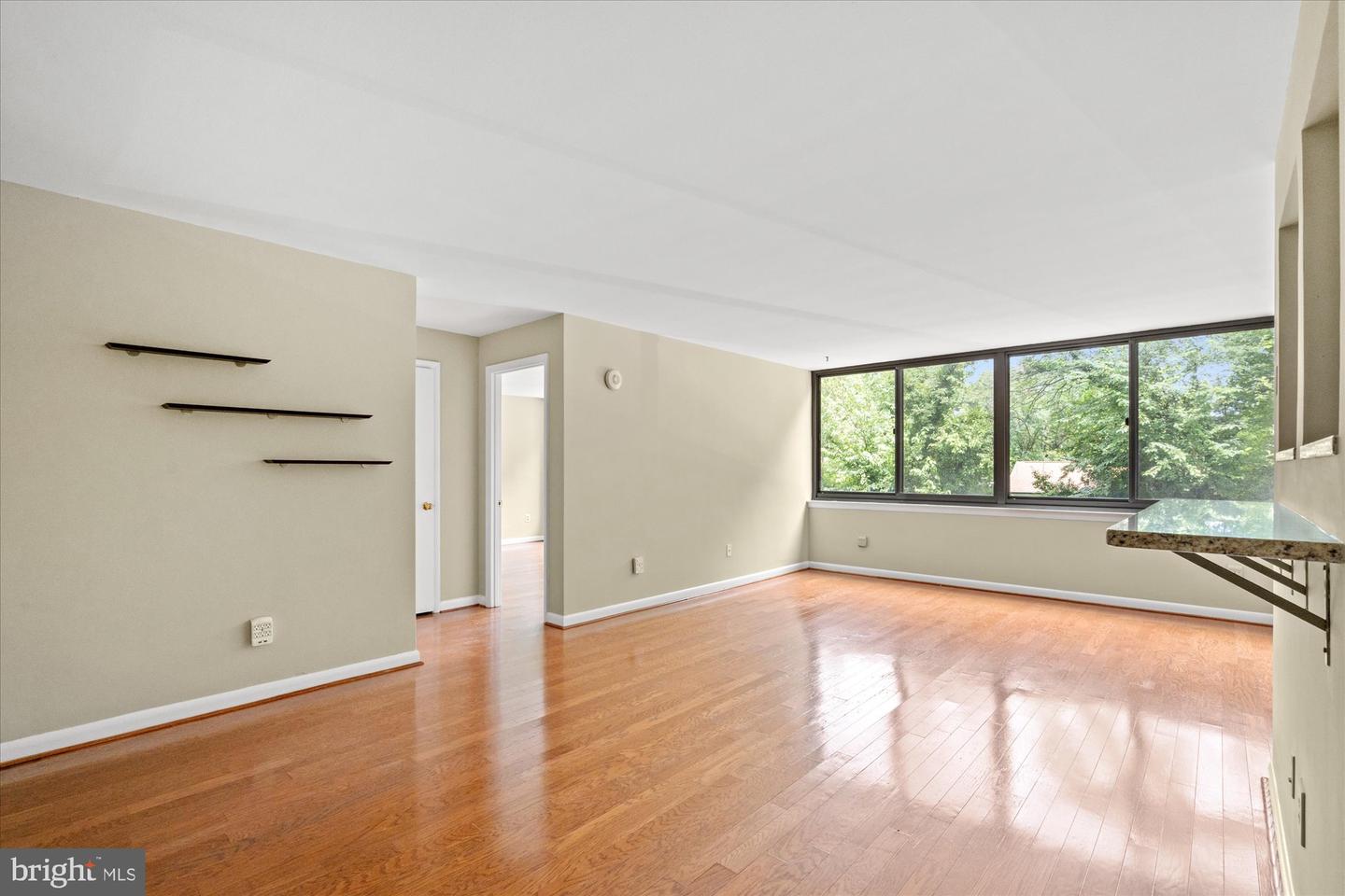 600 ROOSEVELT BLVD #114, FALLS CHURCH, Virginia 22044, 1 Bedroom Bedrooms, ,1 BathroomBathrooms,Residential,For sale,600 ROOSEVELT BLVD #114,VAFA2003152 MLS # VAFA2003152