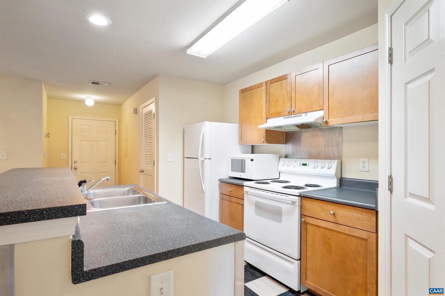 195 YELLOWSTONE DR #103, CHARLOTTESVILLE, Virginia 22903, 2 Bedrooms Bedrooms, ,2 BathroomsBathrooms,Residential,For sale,195 YELLOWSTONE DR #103,667149 MLS # 667149 195 YELLOWSTONE DR #103, CHARLOTTESVILLE, Virginia 22903, 2 Bedrooms Bedrooms, ,2 BathroomsBathrooms,Residential,For sale,195 YELLOWSTONE DR #103,667149 MLS # 667149