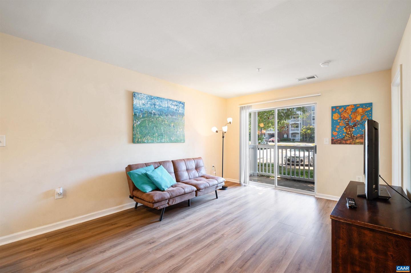 195 YELLOWSTONE DR #103, CHARLOTTESVILLE, Virginia 22903, 2 Bedrooms Bedrooms, ,2 BathroomsBathrooms,Residential,For sale,195 YELLOWSTONE DR #103,667149 MLS # 667149 195 YELLOWSTONE DR #103, CHARLOTTESVILLE, Virginia 22903, 2 Bedrooms Bedrooms, ,2 BathroomsBathrooms,Residential,For sale,195 YELLOWSTONE DR #103,667149 MLS # 667149