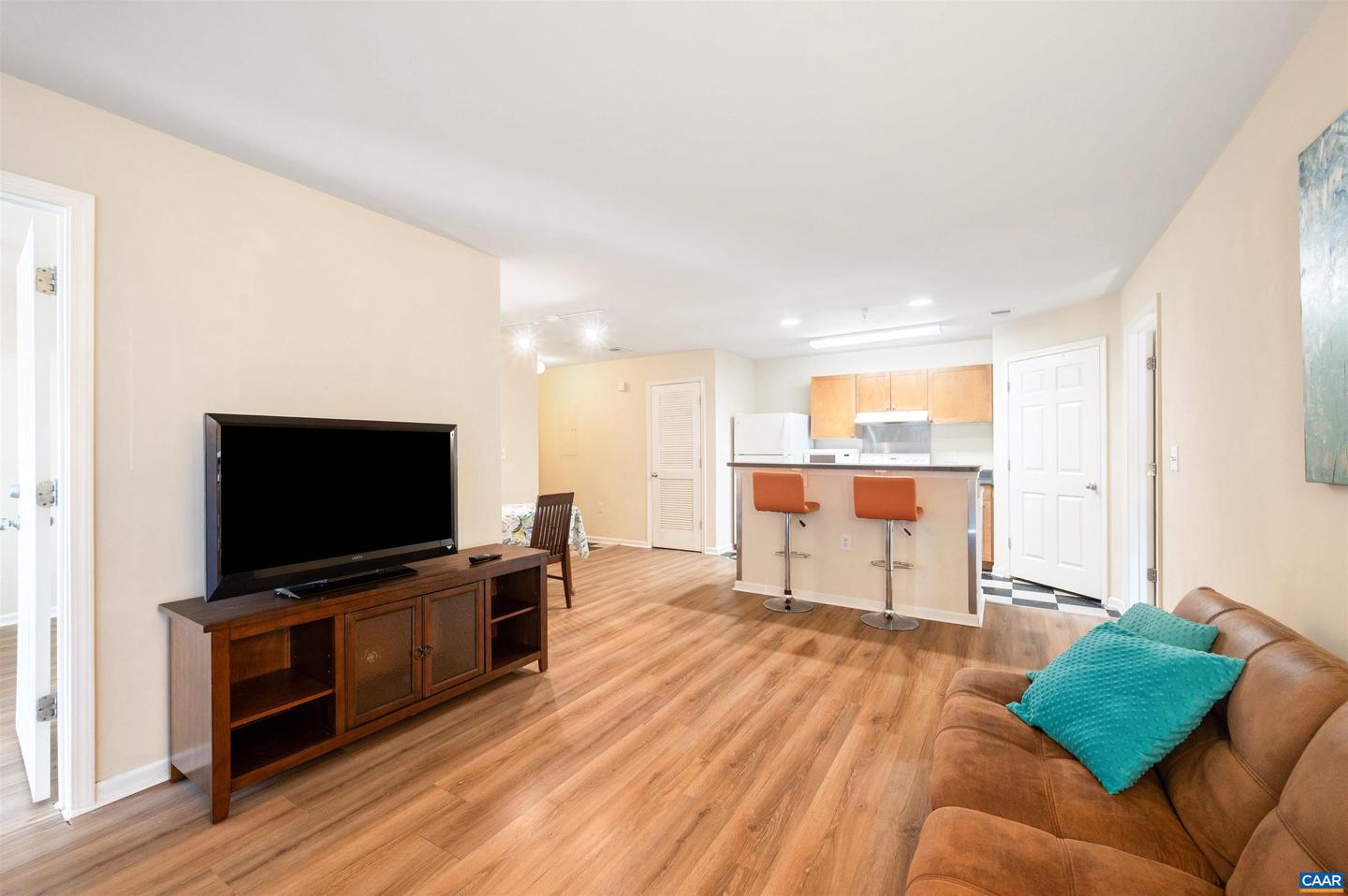 195 YELLOWSTONE DR #103, CHARLOTTESVILLE, Virginia 22903, 2 Bedrooms Bedrooms, ,2 BathroomsBathrooms,Residential,For sale,195 YELLOWSTONE DR #103,667149 MLS # 667149 195 YELLOWSTONE DR #103, CHARLOTTESVILLE, Virginia 22903, 2 Bedrooms Bedrooms, ,2 BathroomsBathrooms,Residential,For sale,195 YELLOWSTONE DR #103,667149 MLS # 667149