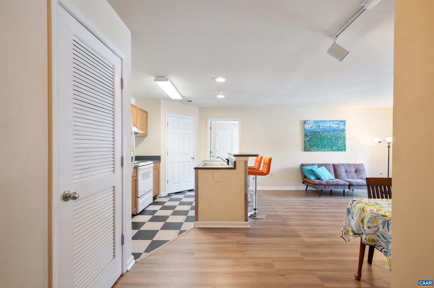 195 YELLOWSTONE DR #103, CHARLOTTESVILLE, Virginia 22903, 2 Bedrooms Bedrooms, ,2 BathroomsBathrooms,Residential,For sale,195 YELLOWSTONE DR #103,667149 MLS # 667149 195 YELLOWSTONE DR #103, CHARLOTTESVILLE, Virginia 22903, 2 Bedrooms Bedrooms, ,2 BathroomsBathrooms,Residential,For sale,195 YELLOWSTONE DR #103,667149 MLS # 667149