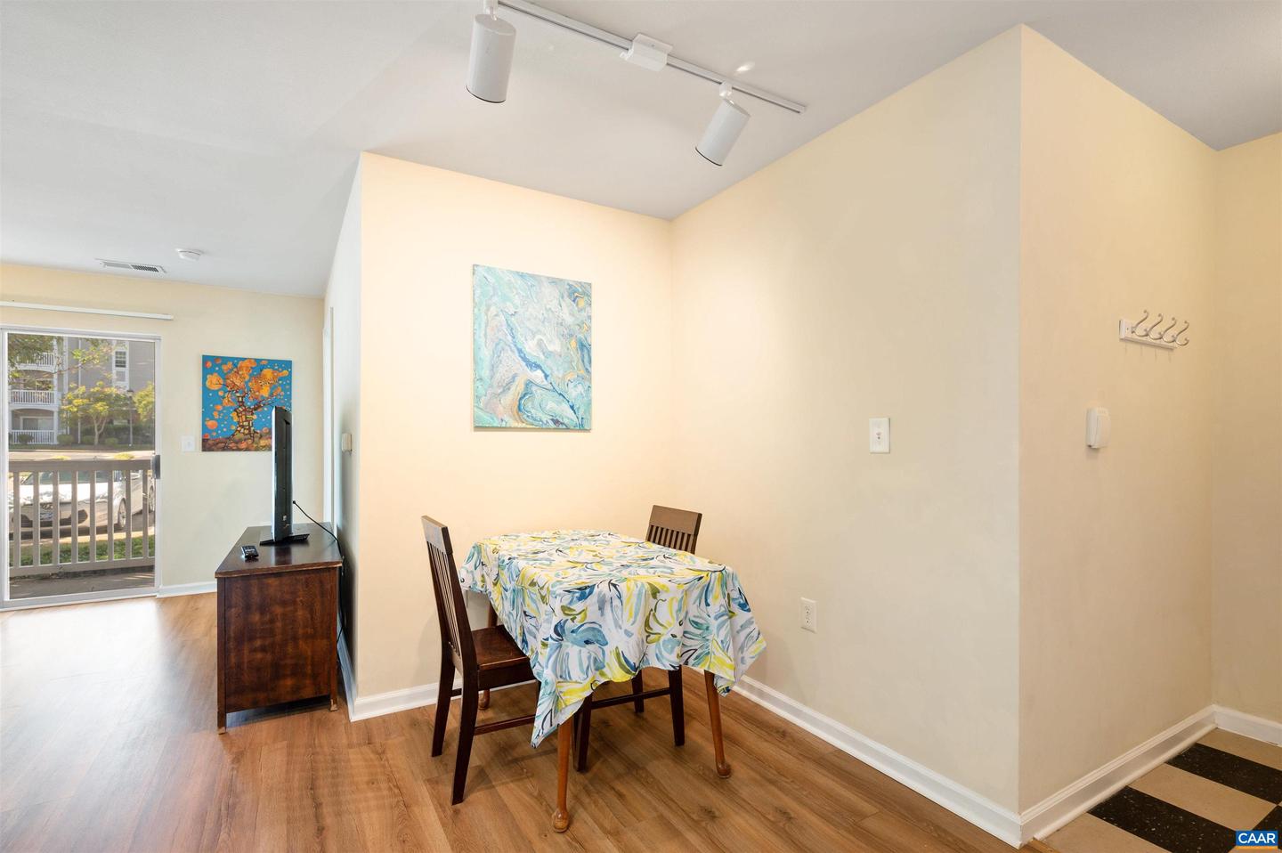 195 YELLOWSTONE DR #103, CHARLOTTESVILLE, Virginia 22903, 2 Bedrooms Bedrooms, ,2 BathroomsBathrooms,Residential,For sale,195 YELLOWSTONE DR #103,667149 MLS # 667149 195 YELLOWSTONE DR #103, CHARLOTTESVILLE, Virginia 22903, 2 Bedrooms Bedrooms, ,2 BathroomsBathrooms,Residential,For sale,195 YELLOWSTONE DR #103,667149 MLS # 667149