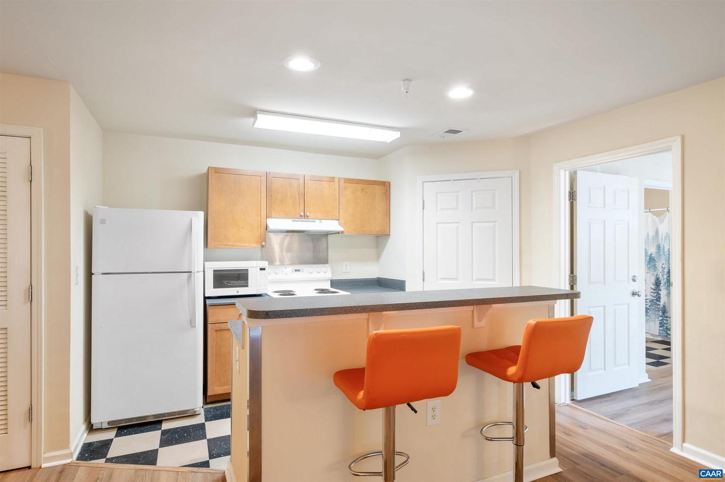 195 YELLOWSTONE DR #103, CHARLOTTESVILLE, Virginia 22903, 2 Bedrooms Bedrooms, ,2 BathroomsBathrooms,Residential,For sale,195 YELLOWSTONE DR #103,667149 MLS # 667149 195 YELLOWSTONE DR #103, CHARLOTTESVILLE, Virginia 22903, 2 Bedrooms Bedrooms, ,2 BathroomsBathrooms,Residential,For sale,195 YELLOWSTONE DR #103,667149 MLS # 667149