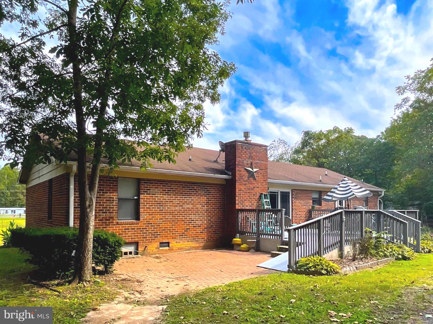 8458 JAMES MADISON PKWY, KING GEORGE, Virginia 22485, 3 Bedrooms Bedrooms, 5 Rooms Rooms,2 BathroomsBathrooms,Residential,For sale,8458 JAMES MADISON PKWY,VAKG2006928 MLS # VAKG2006928