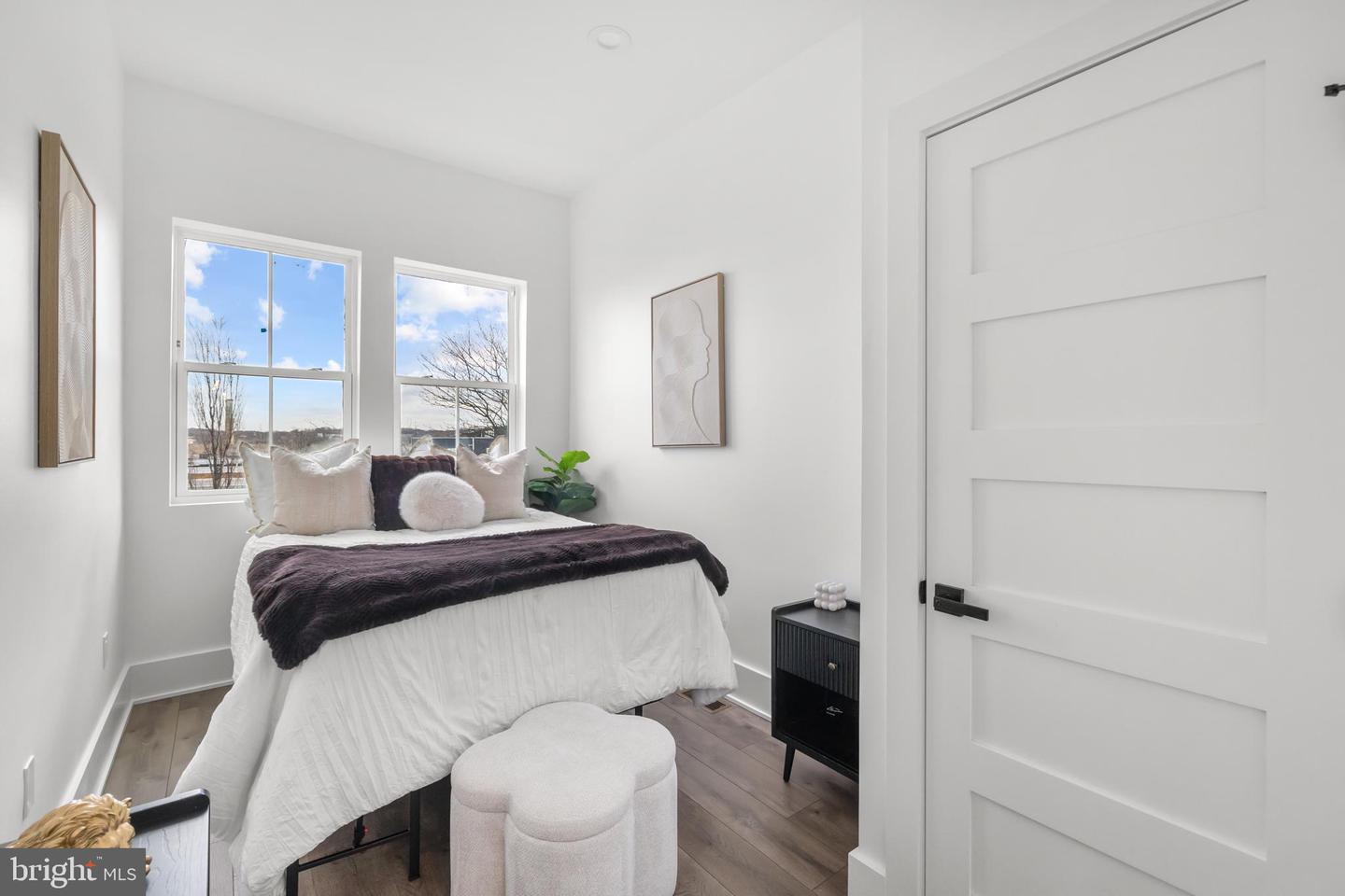 113 18TH ST SE #2, WASHINGTON, District Of Columbia 20003, 3 Bedrooms Bedrooms, ,3 BathroomsBathrooms,Residential,For sale,113 18TH ST SE #2,DCDC2223946 MLS # DCDC2223946