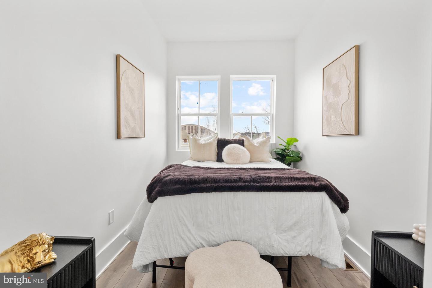 113 18TH ST SE #2, WASHINGTON, District Of Columbia 20003, 3 Bedrooms Bedrooms, ,3 BathroomsBathrooms,Residential,For sale,113 18TH ST SE #2,DCDC2223946 MLS # DCDC2223946