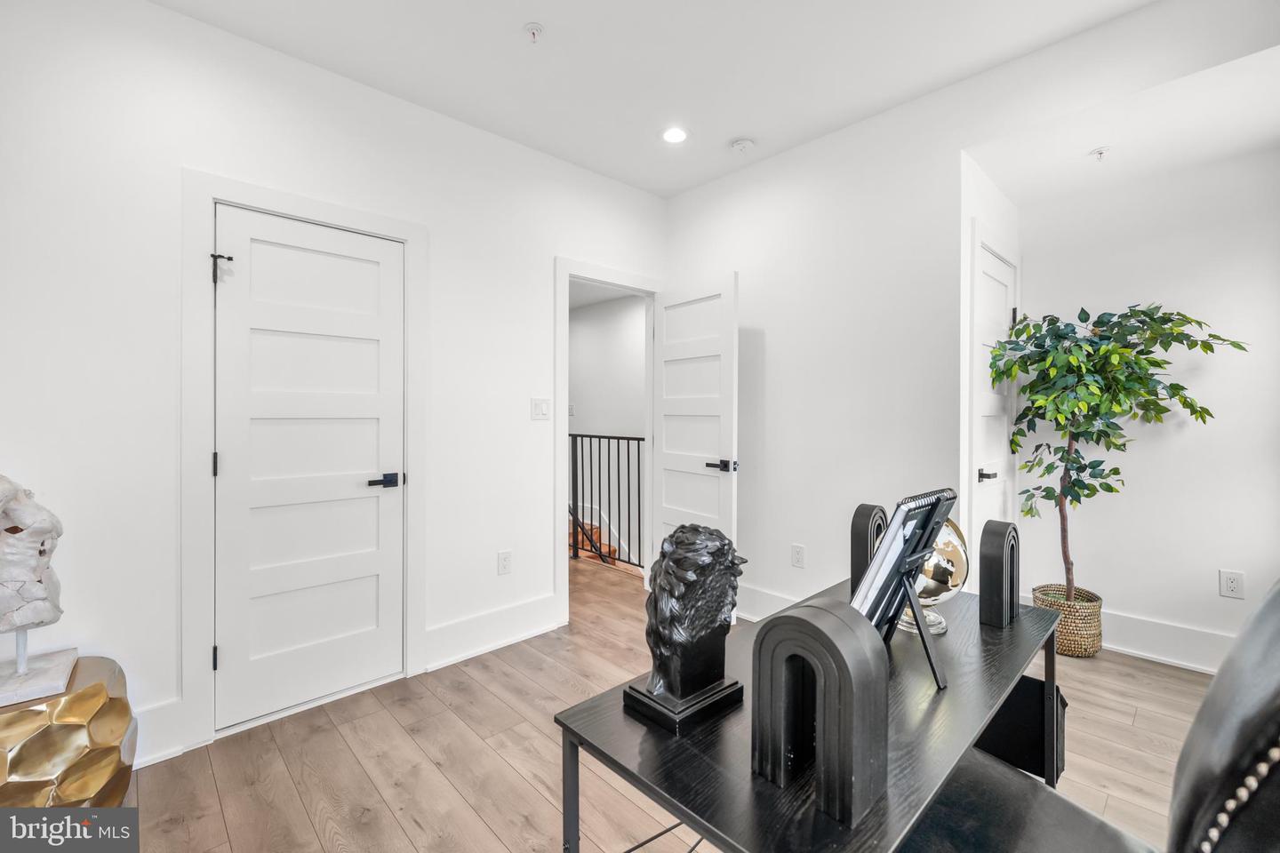 113 18TH ST SE #2, WASHINGTON, District Of Columbia 20003, 3 Bedrooms Bedrooms, ,3 BathroomsBathrooms,Residential,For sale,113 18TH ST SE #2,DCDC2223946 MLS # DCDC2223946