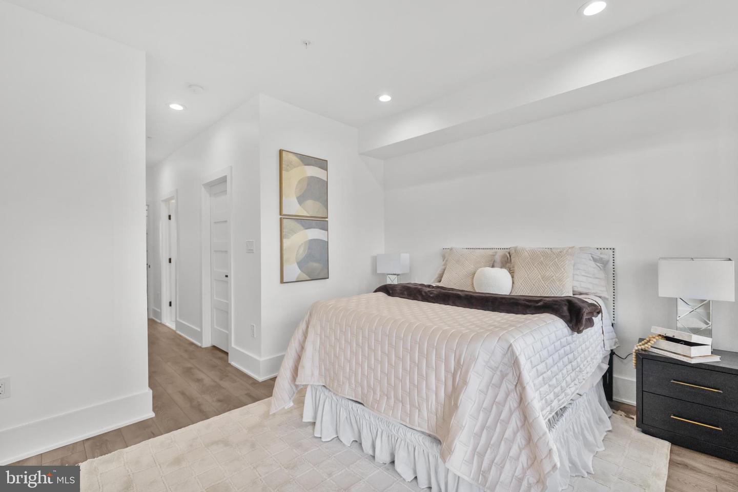 113 18TH ST SE #2, WASHINGTON, District Of Columbia 20003, 3 Bedrooms Bedrooms, ,3 BathroomsBathrooms,Residential,For sale,113 18TH ST SE #2,DCDC2223946 MLS # DCDC2223946