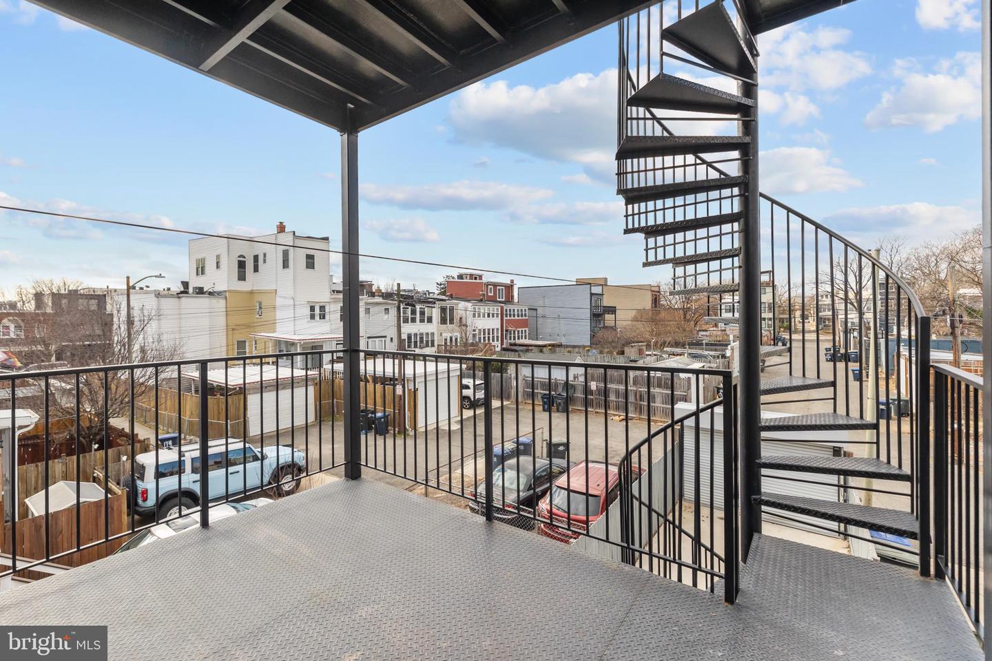 113 18TH ST SE #2, WASHINGTON, District Of Columbia 20003, 3 Bedrooms Bedrooms, ,3 BathroomsBathrooms,Residential,For sale,113 18TH ST SE #2,DCDC2223946 MLS # DCDC2223946