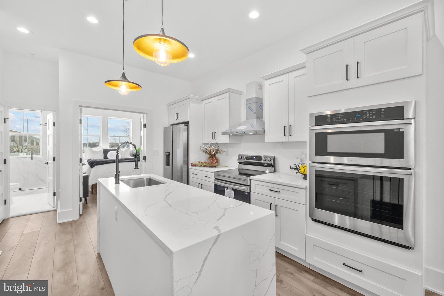 113 18TH ST SE #2, WASHINGTON, District Of Columbia 20003, 3 Bedrooms Bedrooms, ,3 BathroomsBathrooms,Residential,For sale,113 18TH ST SE #2,DCDC2223946 MLS # DCDC2223946