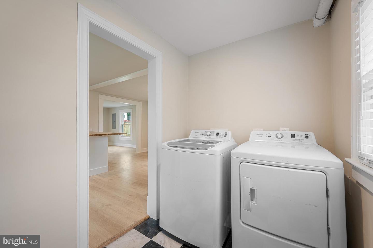 553 HIGHLAND AVE, WINCHESTER, Virginia 22601, 3 Bedrooms Bedrooms, ,2 BathroomsBathrooms,Residential,For sale,553 HIGHLAND AVE,VAWI2009182 MLS # VAWI2009182