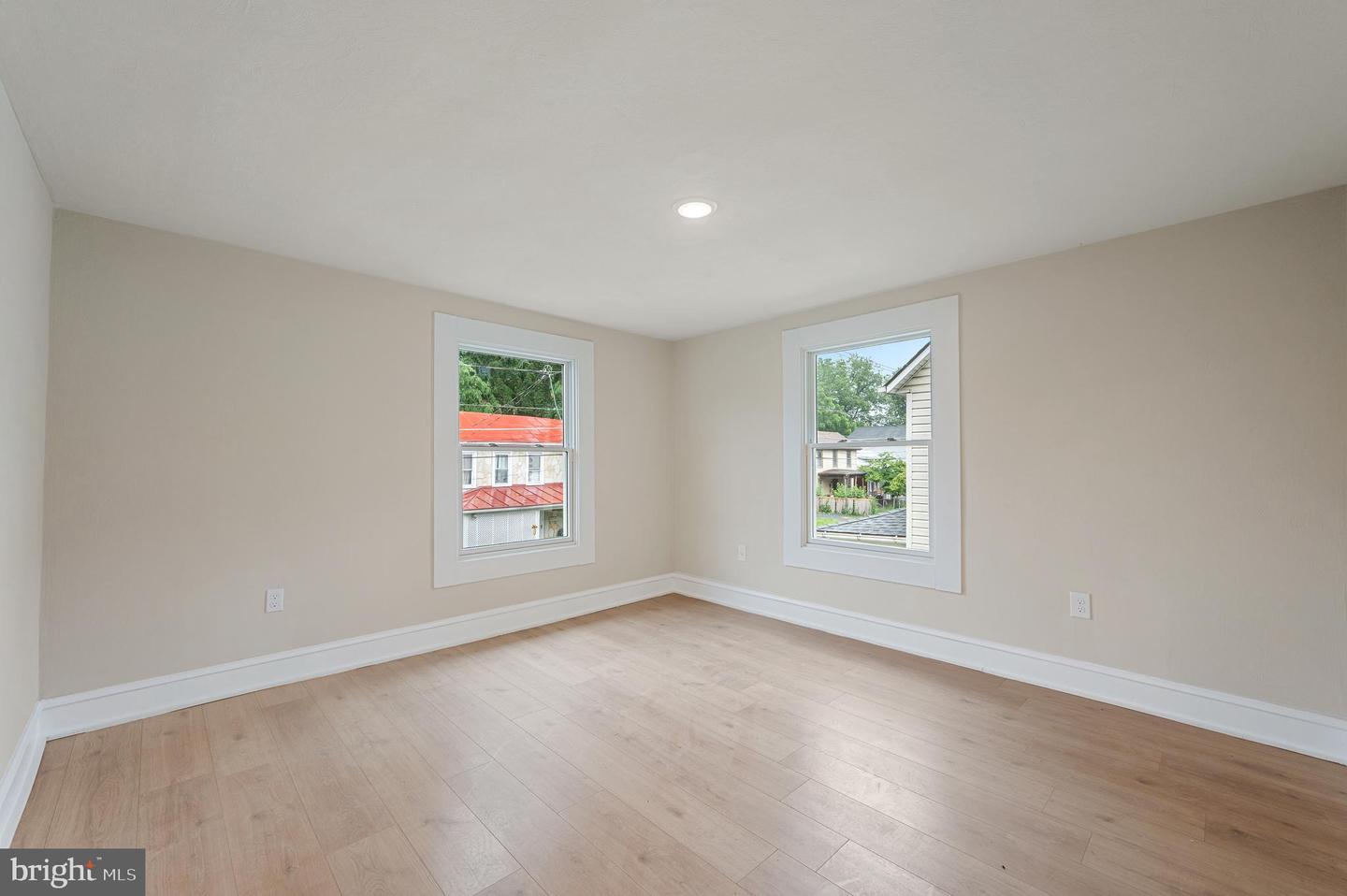 553 HIGHLAND AVE, WINCHESTER, Virginia 22601, 3 Bedrooms Bedrooms, ,2 BathroomsBathrooms,Residential,For sale,553 HIGHLAND AVE,VAWI2009182 MLS # VAWI2009182