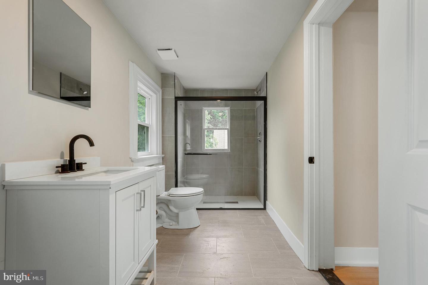 553 HIGHLAND AVE, WINCHESTER, Virginia 22601, 3 Bedrooms Bedrooms, ,2 BathroomsBathrooms,Residential,For sale,553 HIGHLAND AVE,VAWI2009182 MLS # VAWI2009182