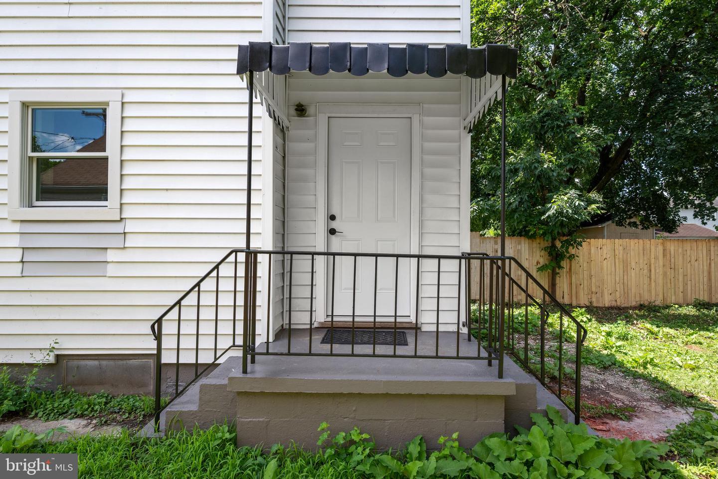 553 HIGHLAND AVE, WINCHESTER, Virginia 22601, 3 Bedrooms Bedrooms, ,2 BathroomsBathrooms,Residential,For sale,553 HIGHLAND AVE,VAWI2009182 MLS # VAWI2009182