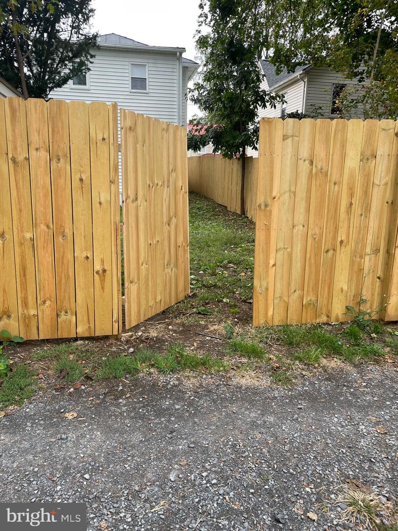 553 HIGHLAND AVE, WINCHESTER, Virginia 22601, 3 Bedrooms Bedrooms, ,2 BathroomsBathrooms,Residential,For sale,553 HIGHLAND AVE,VAWI2009182 MLS # VAWI2009182