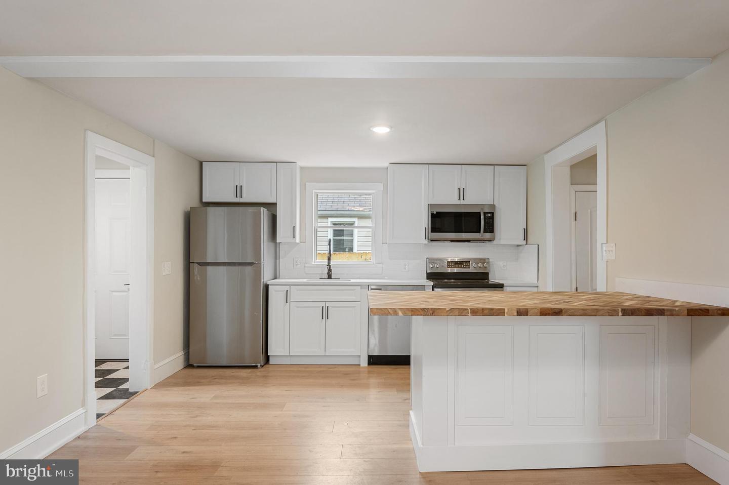 553 HIGHLAND AVE, WINCHESTER, Virginia 22601, 3 Bedrooms Bedrooms, ,2 BathroomsBathrooms,Residential,For sale,553 HIGHLAND AVE,VAWI2009182 MLS # VAWI2009182