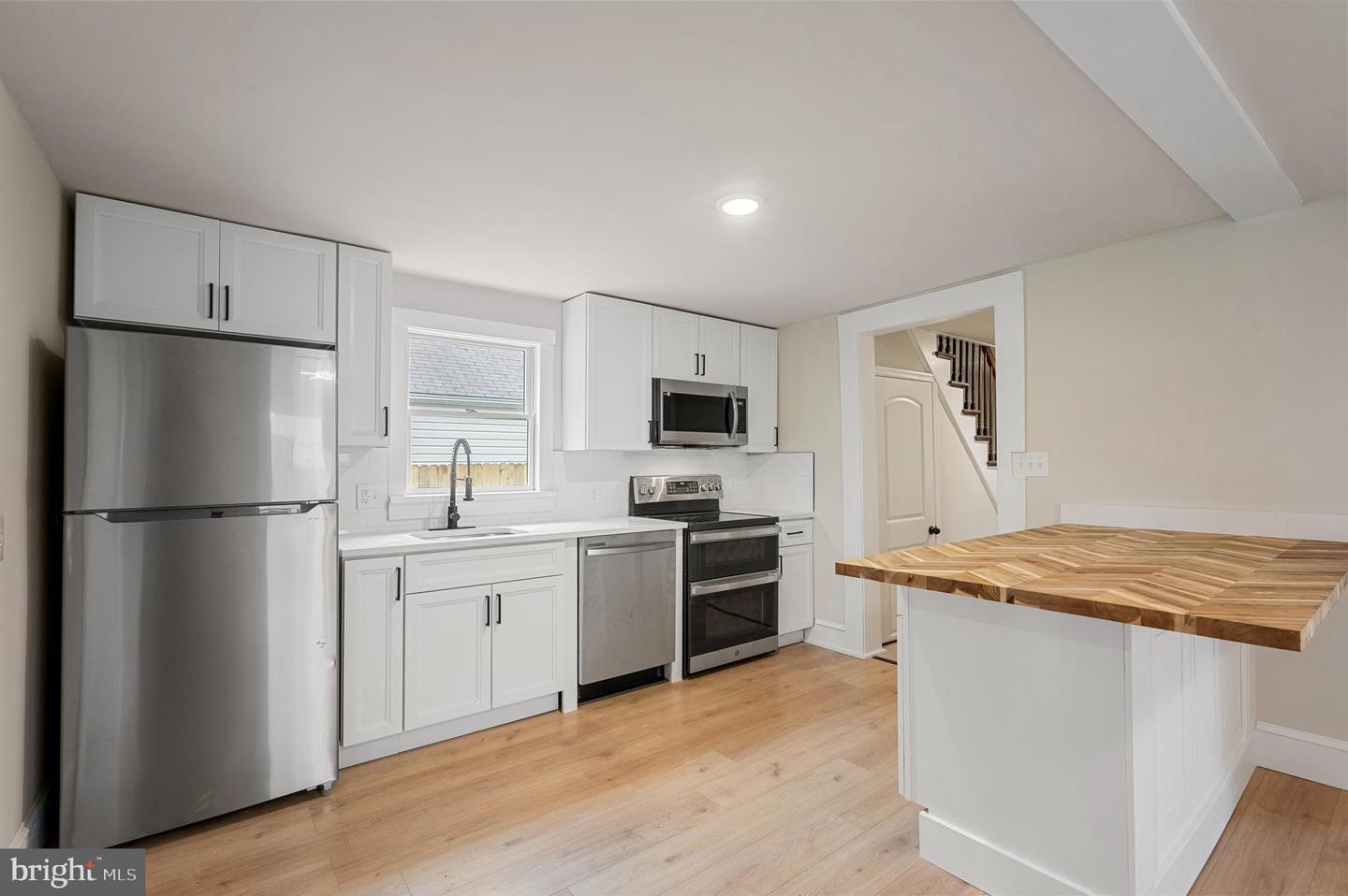 553 HIGHLAND AVE, WINCHESTER, Virginia 22601, 3 Bedrooms Bedrooms, ,2 BathroomsBathrooms,Residential,For sale,553 HIGHLAND AVE,VAWI2009182 MLS # VAWI2009182