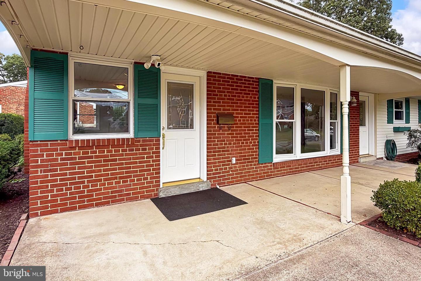 6824 CONSTANCE DR, SPRINGFIELD, Virginia 22150, 3 Bedrooms Bedrooms, ,2 BathroomsBathrooms,Residential,For sale,6824 CONSTANCE DR,VAFX2274786 MLS # VAFX2274786