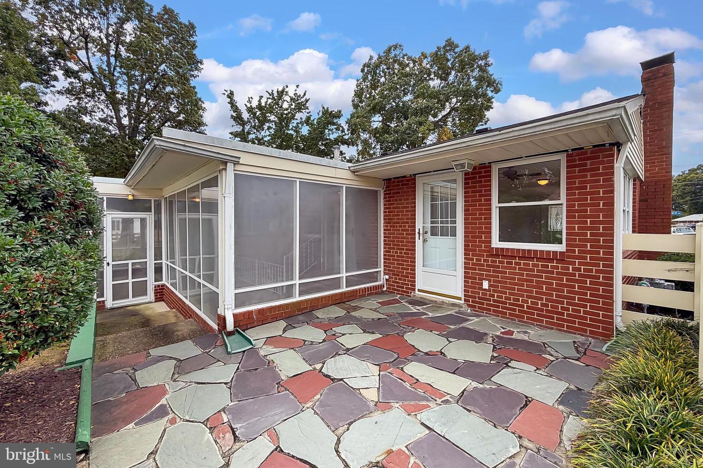 6824 CONSTANCE DR, SPRINGFIELD, Virginia 22150, 3 Bedrooms Bedrooms, ,2 BathroomsBathrooms,Residential,For sale,6824 CONSTANCE DR,VAFX2274786 MLS # VAFX2274786