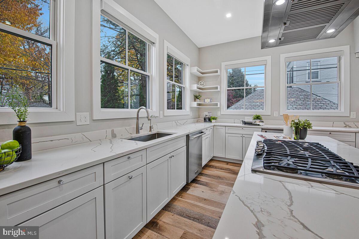 3636 S ST NW, WASHINGTON, District Of Columbia 20007, 6 Bedrooms Bedrooms, 11 Rooms Rooms,4 BathroomsBathrooms,Residential,For sale,3636 S ST NW,DCDC2228138 MLS # DCDC2228138