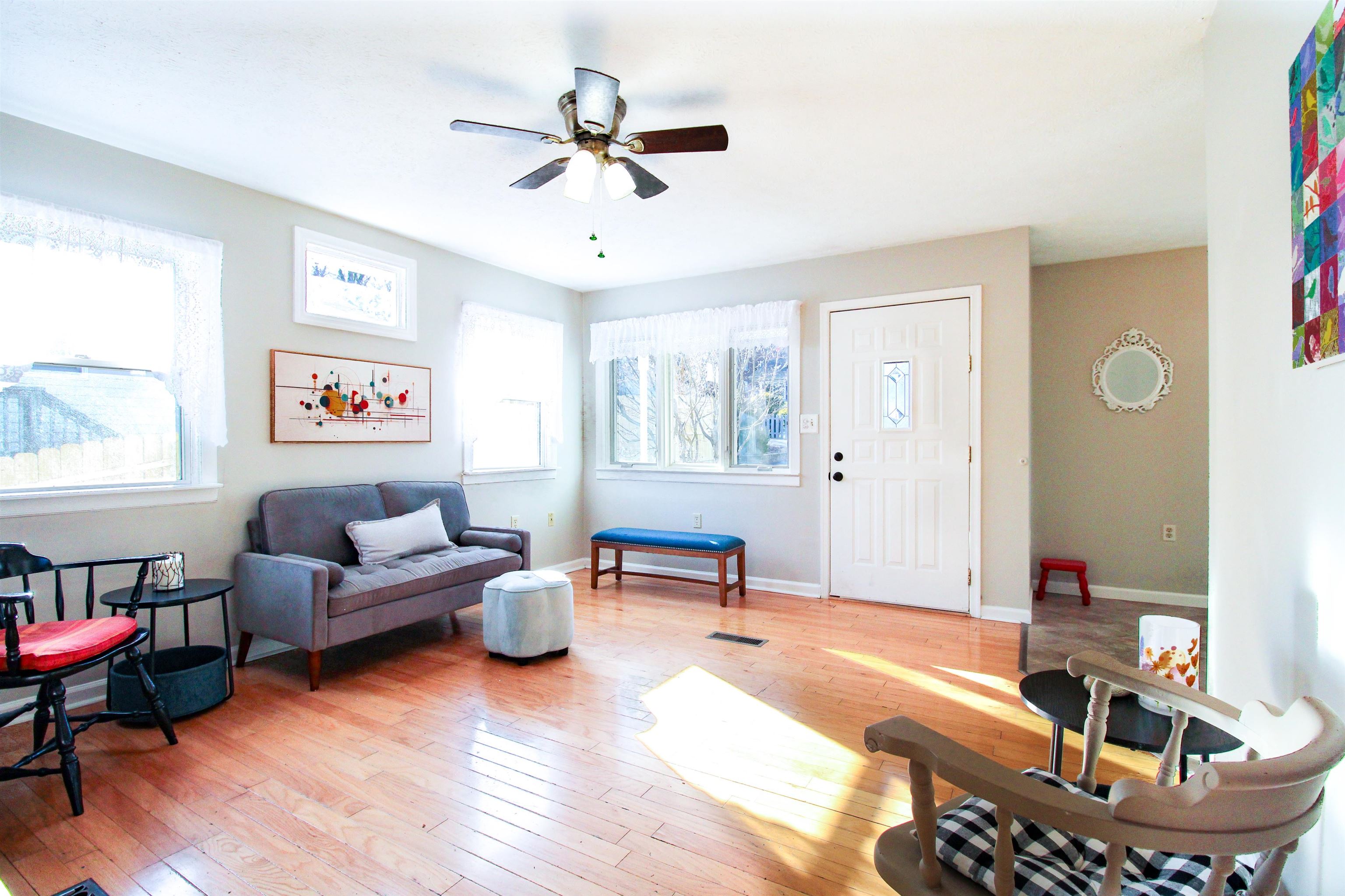 9 WYTHE ST, STAUNTON, Virginia 24401, 2 Bedrooms Bedrooms, ,1 BathroomBathrooms,Residential,9 WYTHE ST,672159 MLS # 672159