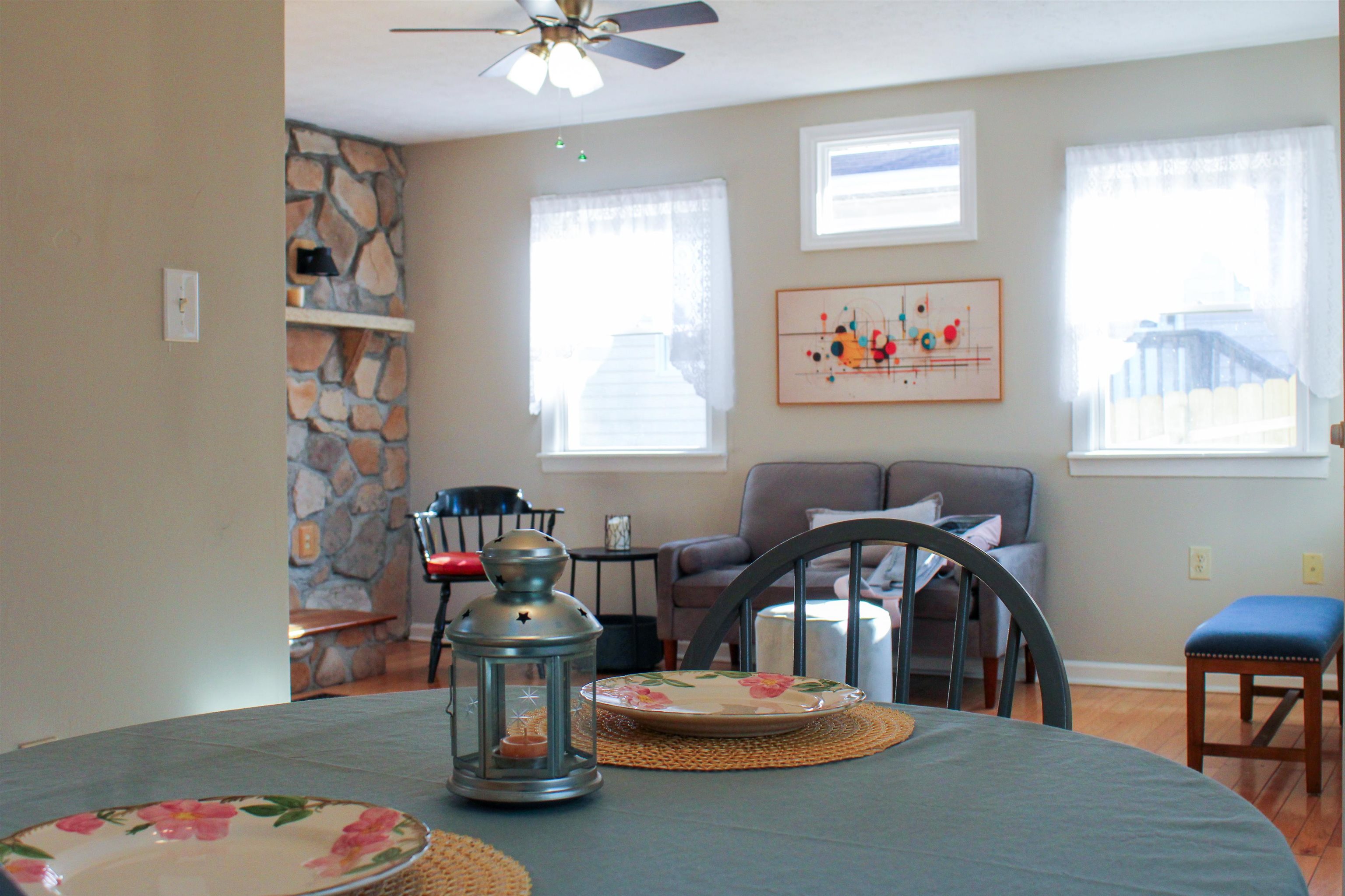 9 WYTHE ST, STAUNTON, Virginia 24401, 2 Bedrooms Bedrooms, ,1 BathroomBathrooms,Residential,9 WYTHE ST,672159 MLS # 672159