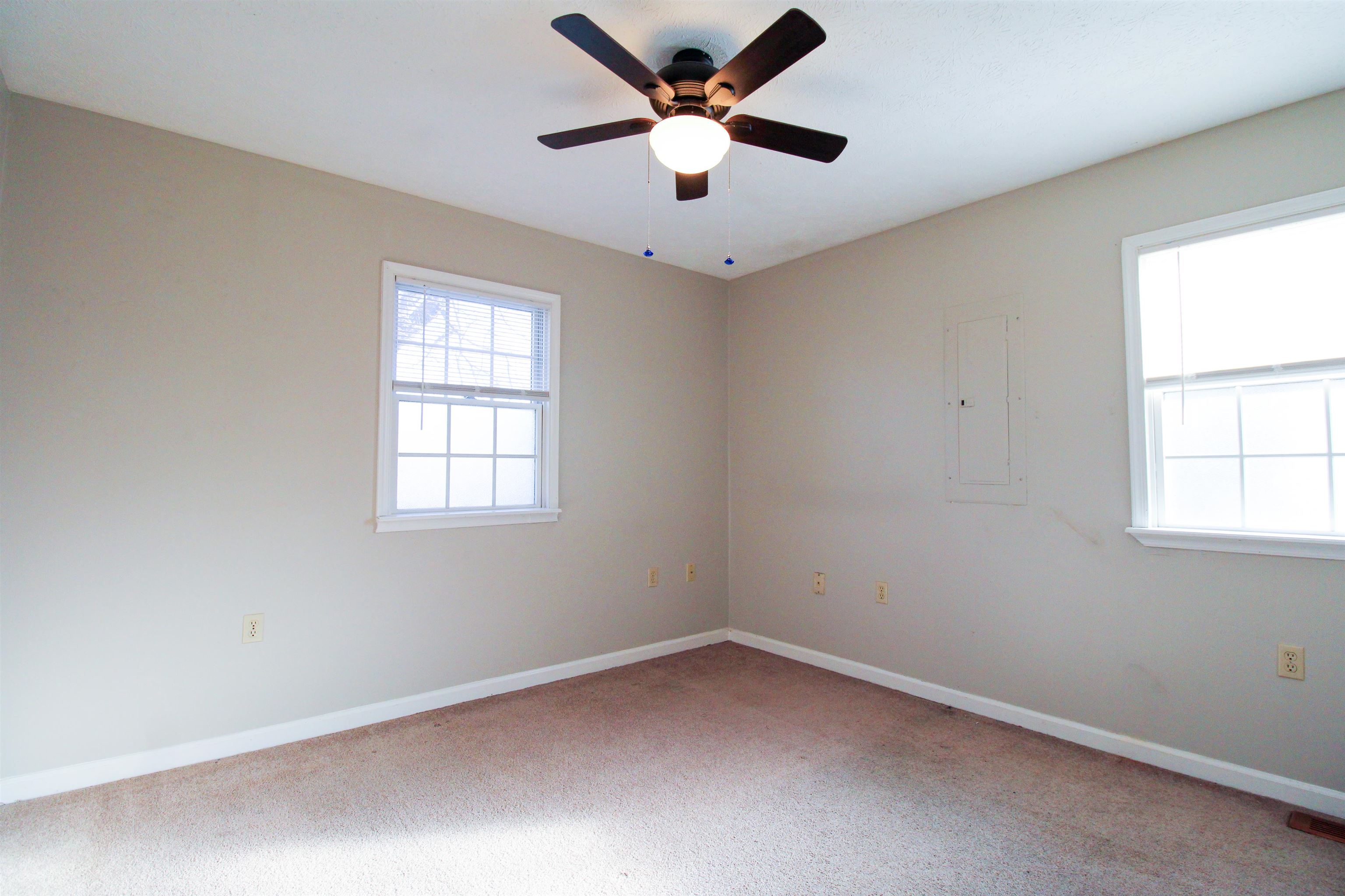 9 WYTHE ST, STAUNTON, Virginia 24401, 2 Bedrooms Bedrooms, ,1 BathroomBathrooms,Residential,9 WYTHE ST,672159 MLS # 672159