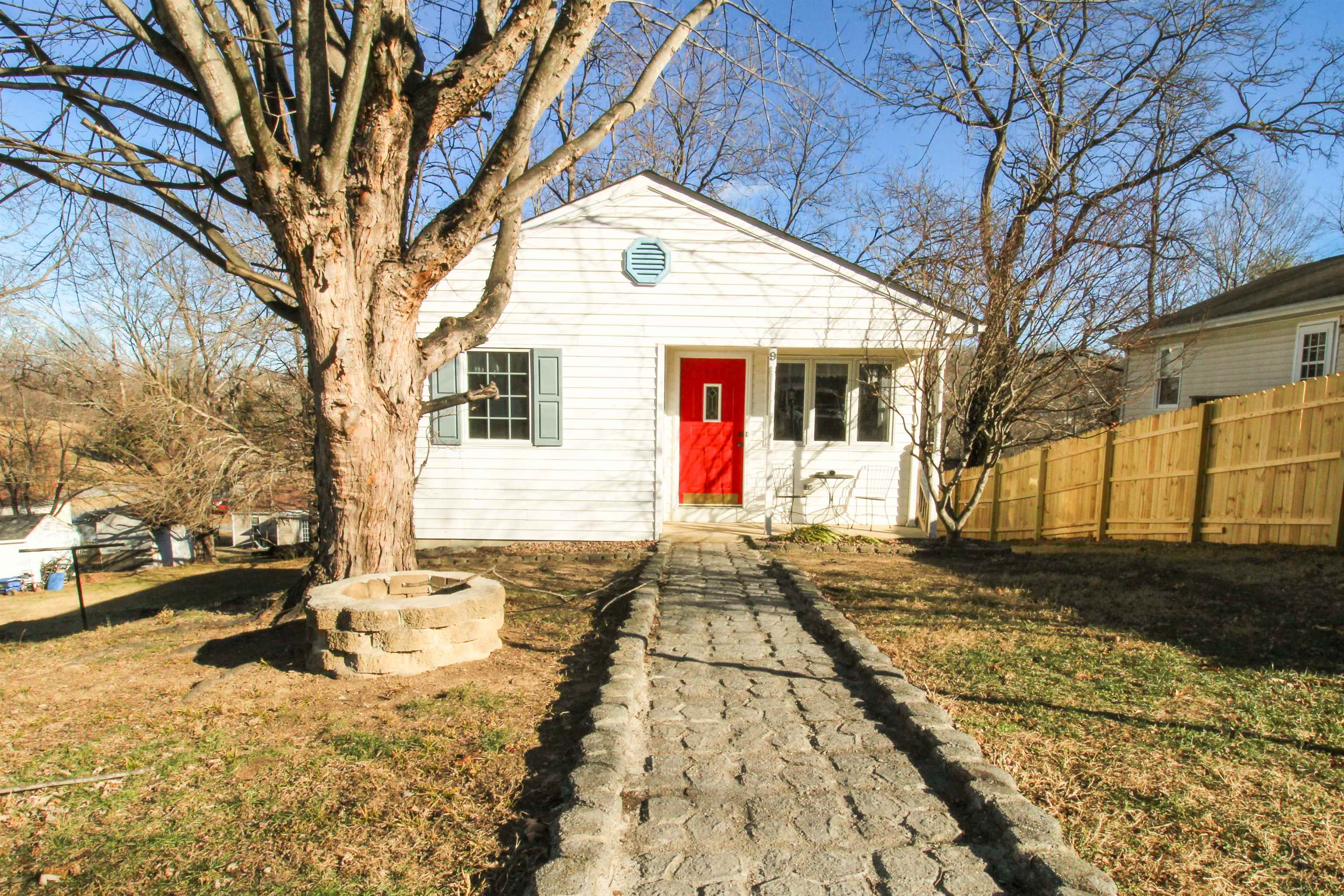 9 WYTHE ST, STAUNTON, Virginia 24401, 2 Bedrooms Bedrooms, ,1 BathroomBathrooms,Residential,9 WYTHE ST,672159 MLS # 672159