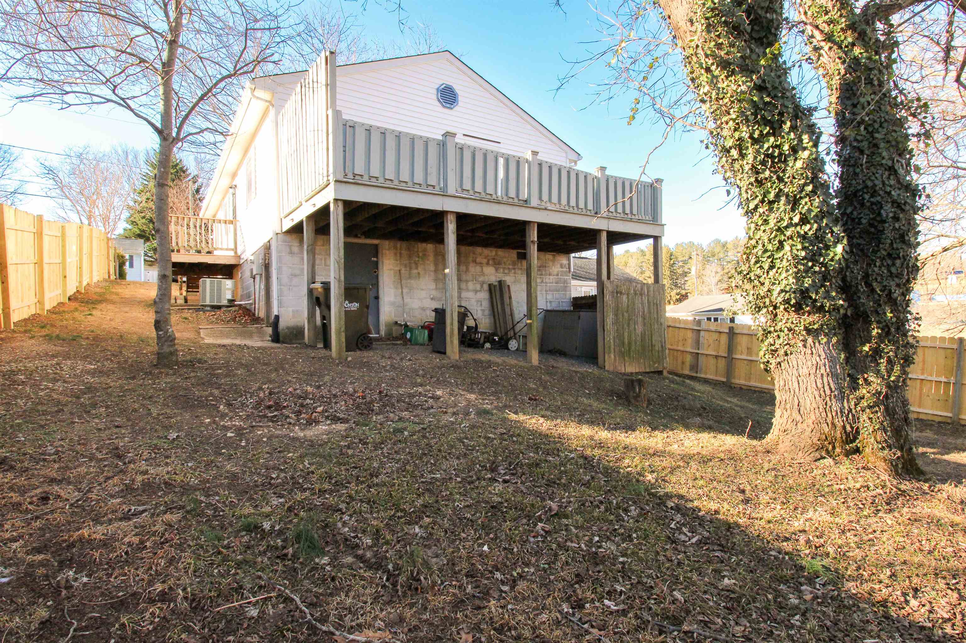 9 WYTHE ST, STAUNTON, Virginia 24401, 2 Bedrooms Bedrooms, ,1 BathroomBathrooms,Residential,9 WYTHE ST,672159 MLS # 672159