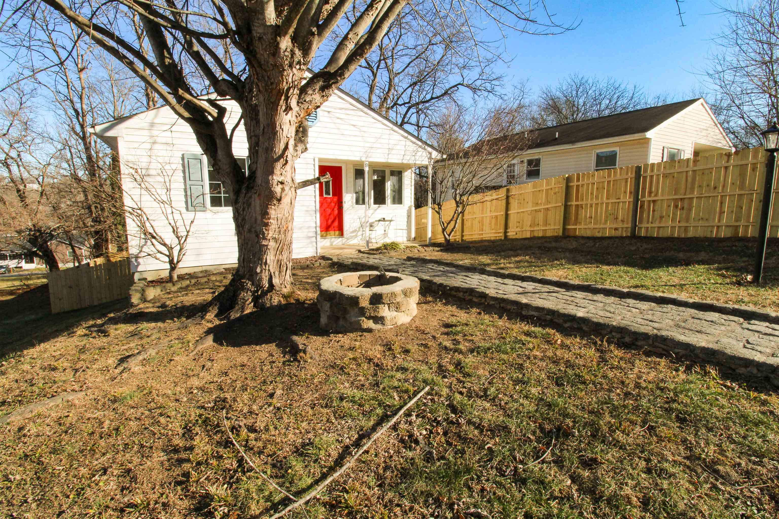 9 WYTHE ST, STAUNTON, Virginia 24401, 2 Bedrooms Bedrooms, ,1 BathroomBathrooms,Residential,9 WYTHE ST,672159 MLS # 672159