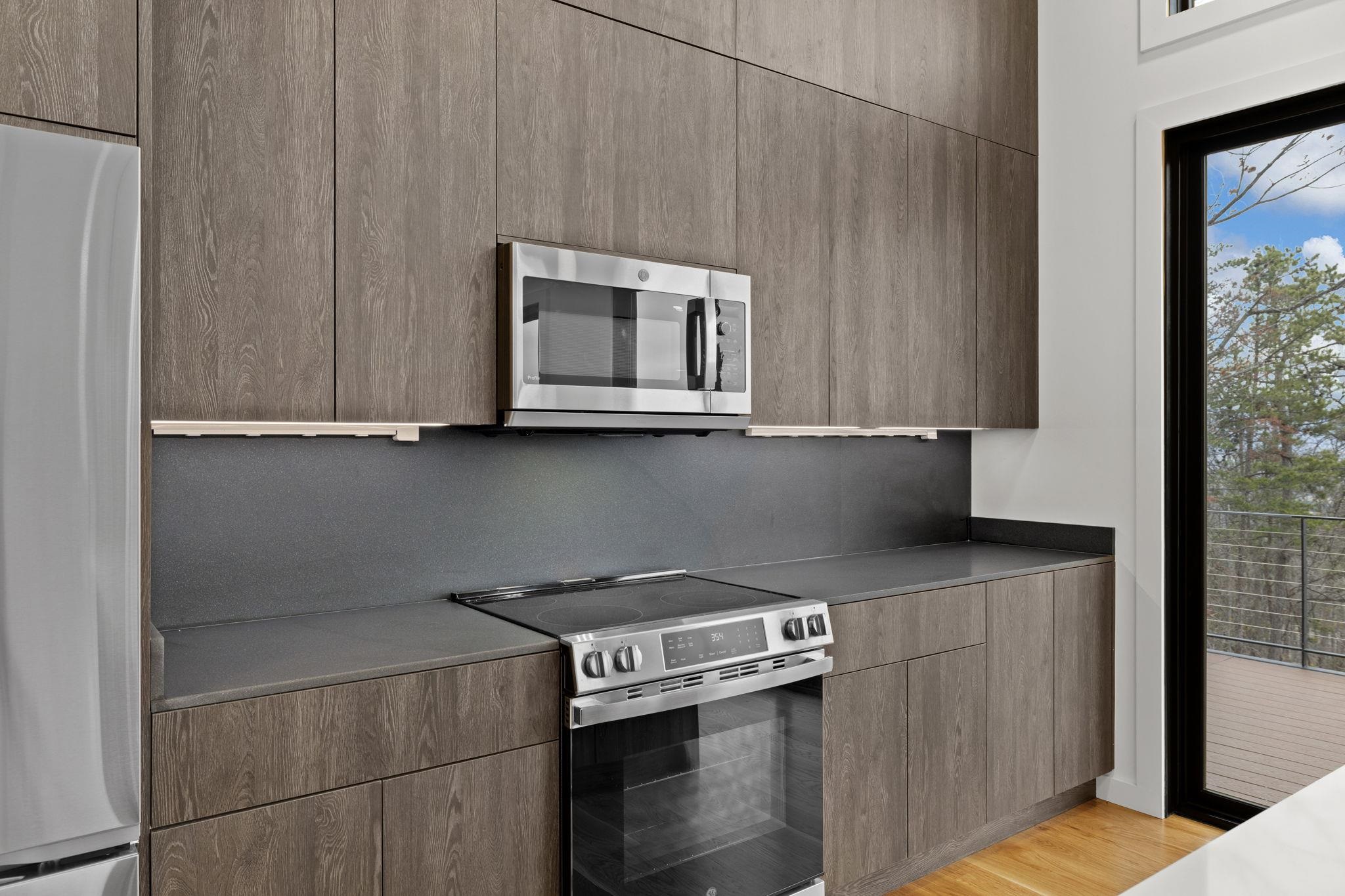 132 HOLLY HILL RD, LURAY, Virginia 22835, 2 Bedrooms Bedrooms, ,2 BathroomsBathrooms,Residential,132 HOLLY HILL RD,672163 MLS # 672163