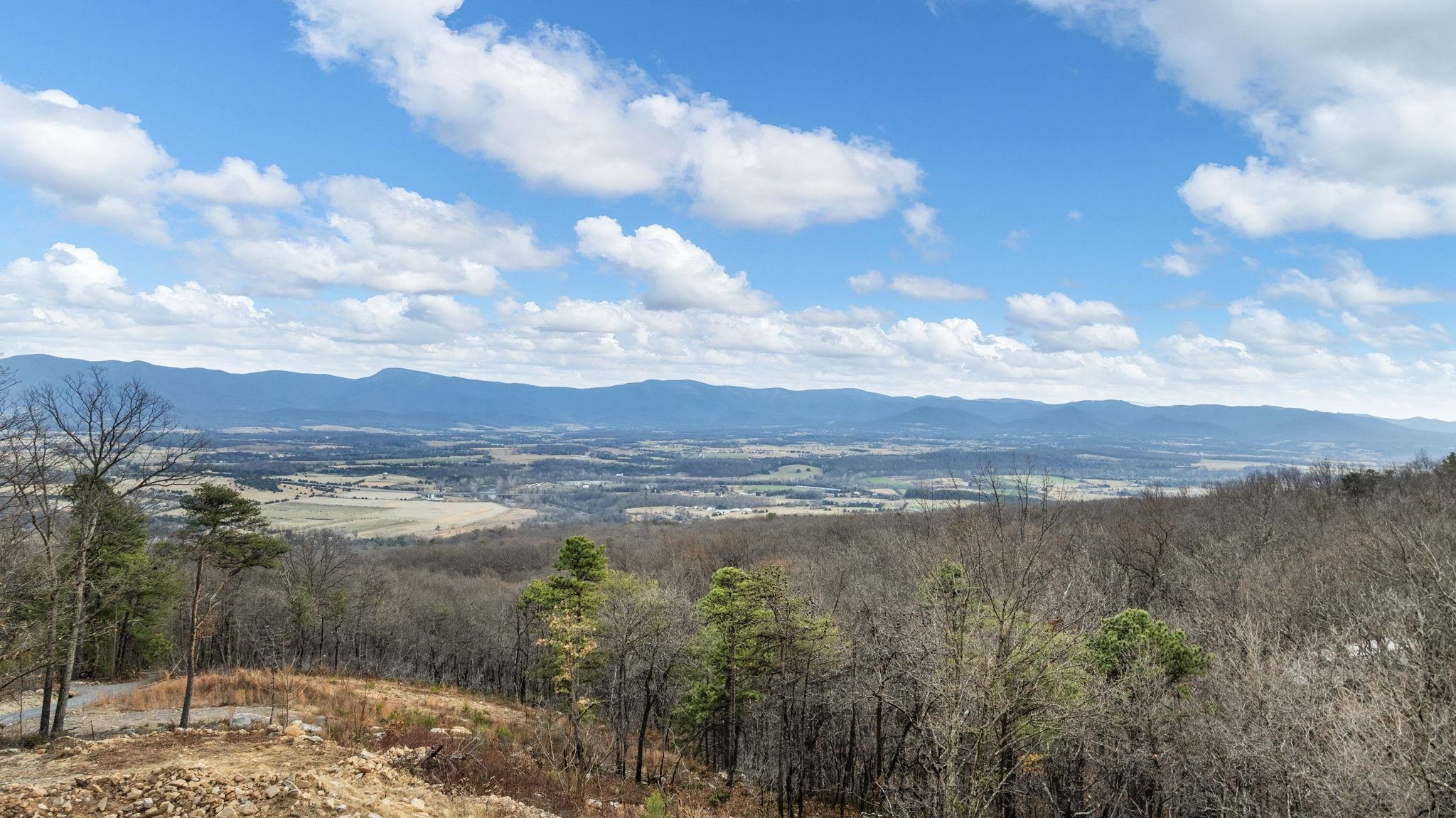 132 HOLLY HILL RD, LURAY, Virginia 22835, 2 Bedrooms Bedrooms, ,2 BathroomsBathrooms,Residential,132 HOLLY HILL RD,672163 MLS # 672163