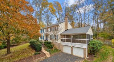 915 WELHAM GREEN RD, GREAT FALLS, Virginia 22066, 4 Bedrooms Bedrooms, ,2 BathroomsBathrooms,Residential,For sale,915 WELHAM GREEN RD,VAFX2278242 MLS # VAFX2278242