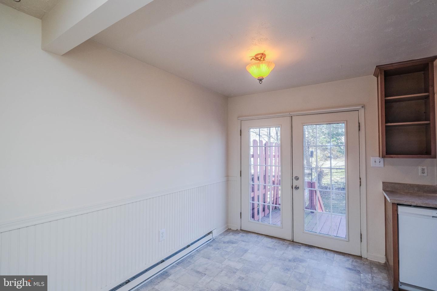 1330 MONROE AVE, FRONT ROYAL, Virginia 22630, 2 Bedrooms Bedrooms, ,1 BathroomBathrooms,Residential,For sale,1330 MONROE AVE,VAWR2012816 MLS # VAWR2012816