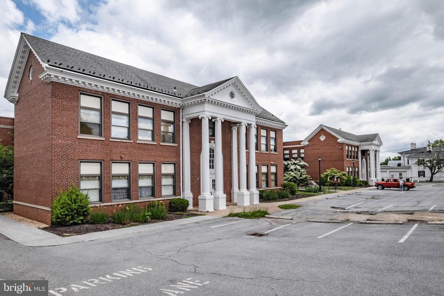 1330 MONROE AVE, FRONT ROYAL, Virginia 22630, 2 Bedrooms Bedrooms, ,1 BathroomBathrooms,Residential,For sale,1330 MONROE AVE,VAWR2012816 MLS # VAWR2012816