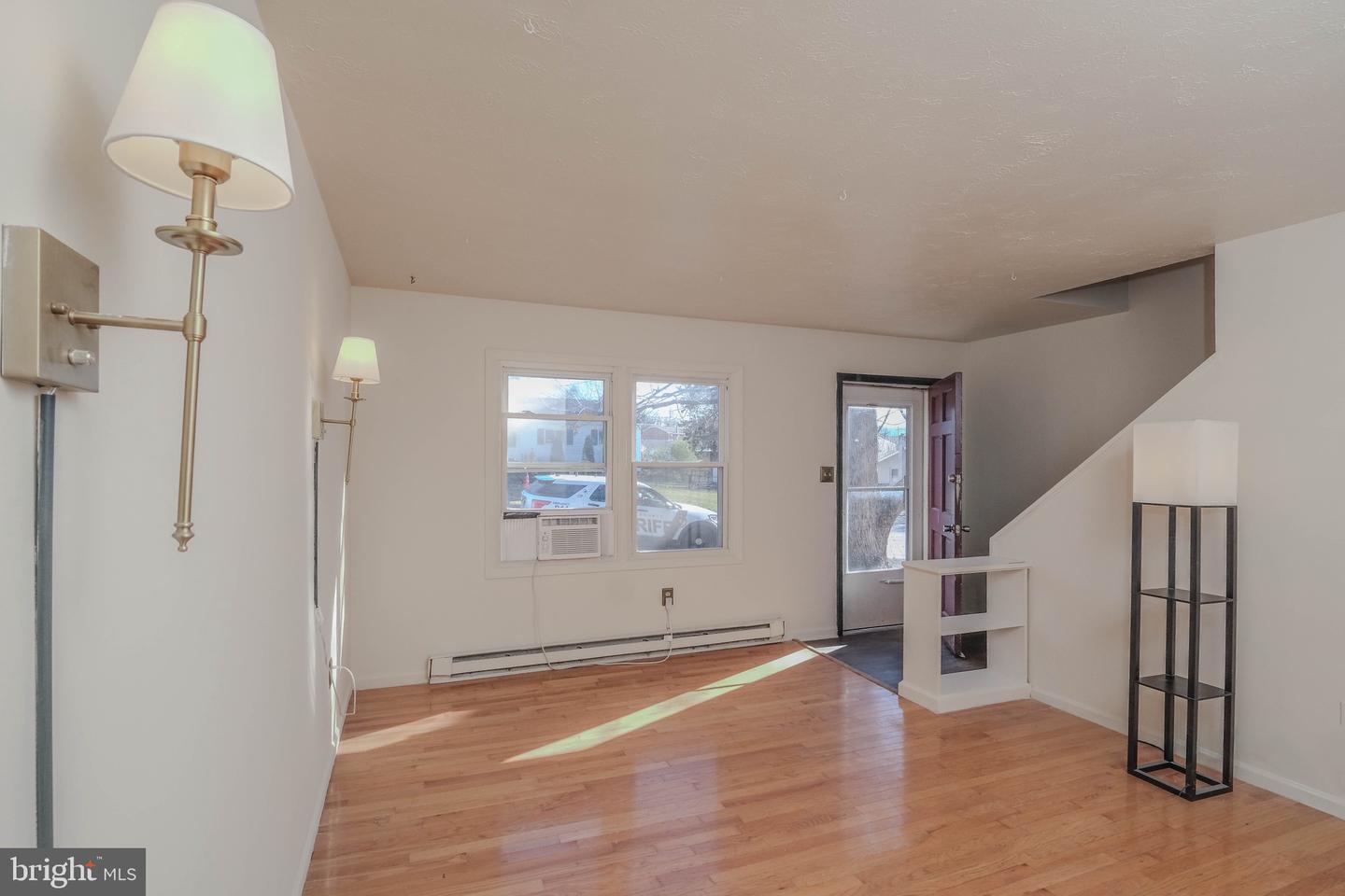 1330 MONROE AVE, FRONT ROYAL, Virginia 22630, 2 Bedrooms Bedrooms, ,1 BathroomBathrooms,Residential,For sale,1330 MONROE AVE,VAWR2012816 MLS # VAWR2012816