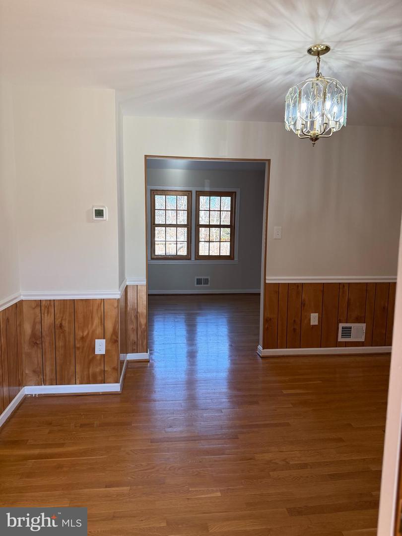 4602 LINMAR CT, ALEXANDRIA, Virginia 22312, 4 Bedrooms Bedrooms, 9 Rooms Rooms,2 BathroomsBathrooms,Residential,For sale,4602 LINMAR CT,VAFX2280270 MLS # VAFX2280270