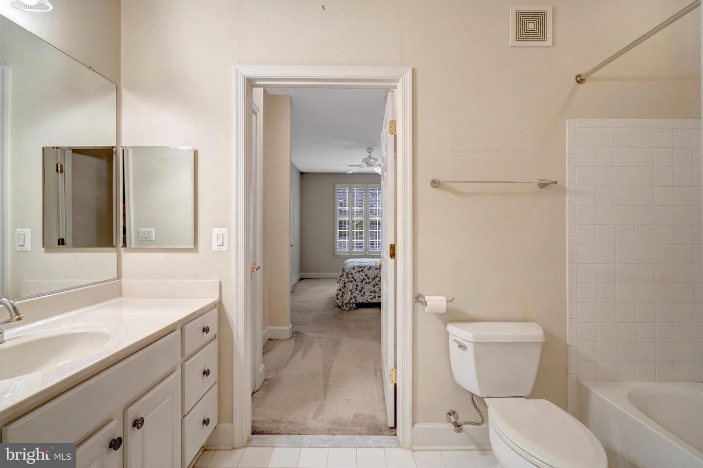 7065 HERITAGE HUNT DR #108, GAINESVILLE, Virginia 20155, 2 Bedrooms Bedrooms, ,2 BathroomsBathrooms,Residential,For sale,7065 HERITAGE HUNT DR #108,VAPW2108662 MLS # VAPW2108662