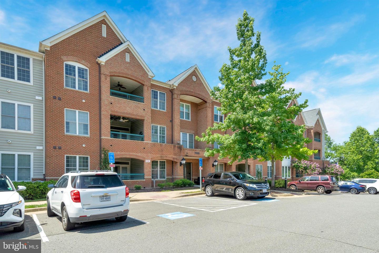 7065 HERITAGE HUNT DR #108, GAINESVILLE, Virginia 20155, 2 Bedrooms Bedrooms, ,2 BathroomsBathrooms,Residential,For sale,7065 HERITAGE HUNT DR #108,VAPW2108662 MLS # VAPW2108662