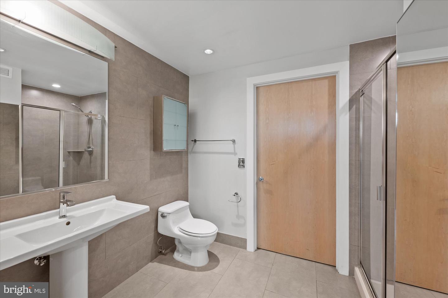 1133 14TH ST NW #404, WASHINGTON, District Of Columbia 20005, 2 Bedrooms Bedrooms, ,1 BathroomBathrooms,Residential,For sale,1133 14TH ST NW #404,DCDC2235512 MLS # DCDC2235512 1133 14TH ST NW #404, WASHINGTON, District Of Columbia 20005, 2 Bedrooms Bedrooms, ,1 BathroomBathrooms,Residential,For sale,1133 14TH ST NW #404,DCDC2235512 MLS # DCDC2235512