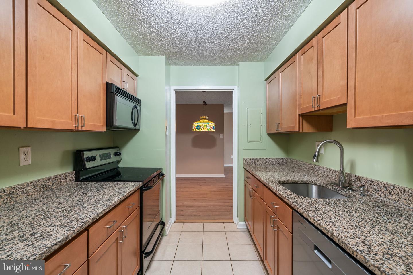 5300 HOLMES RUN PKWY #812, ALEXANDRIA, Virginia 22304, 1 Bedroom Bedrooms, 4 Rooms Rooms,1 BathroomBathrooms,Residential,For sale,5300 HOLMES RUN PKWY #812,VAAX2052652 MLS # VAAX2052652