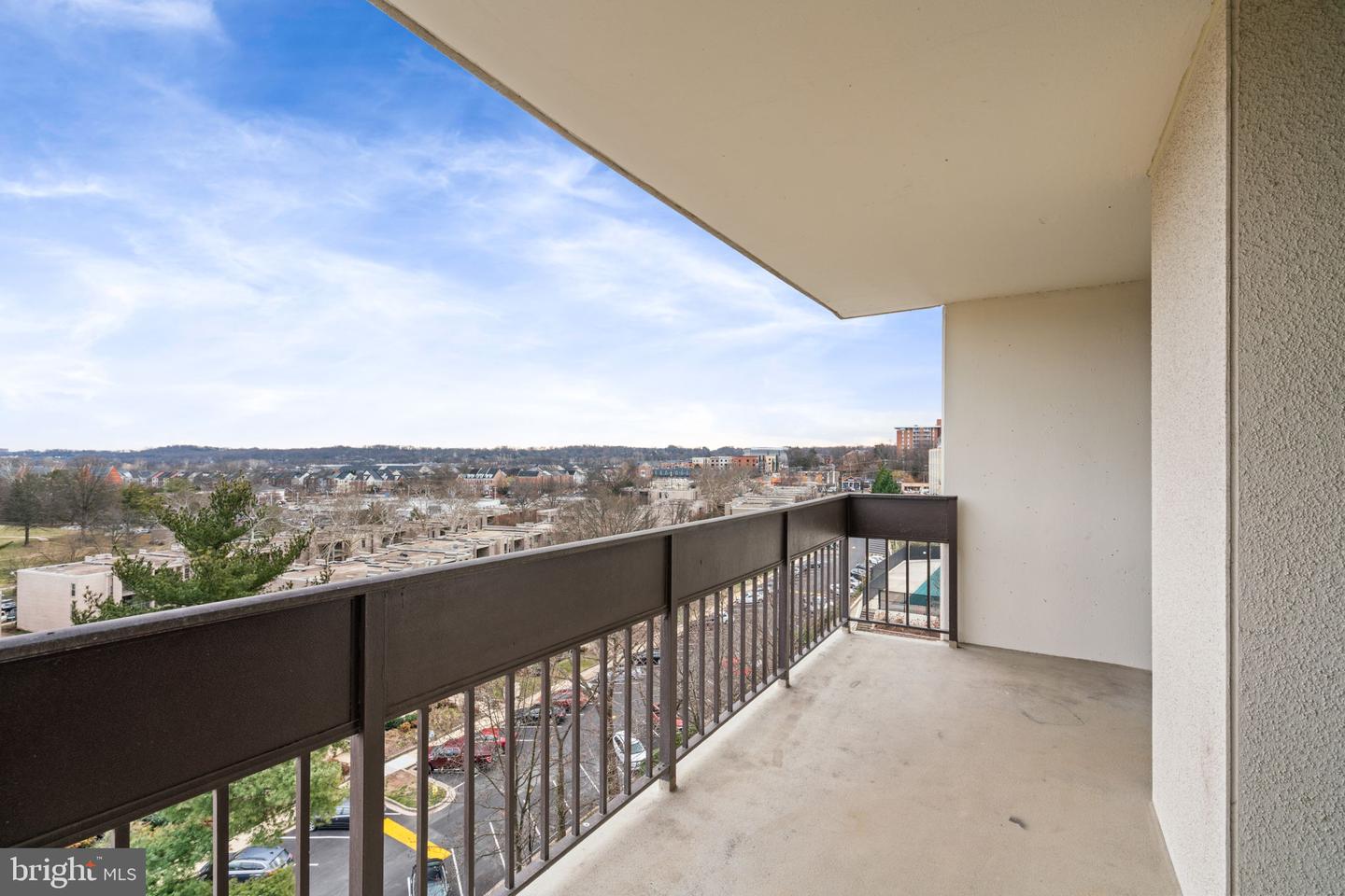 5300 HOLMES RUN PKWY #812, ALEXANDRIA, Virginia 22304, 1 Bedroom Bedrooms, 4 Rooms Rooms,1 BathroomBathrooms,Residential,For sale,5300 HOLMES RUN PKWY #812,VAAX2052652 MLS # VAAX2052652