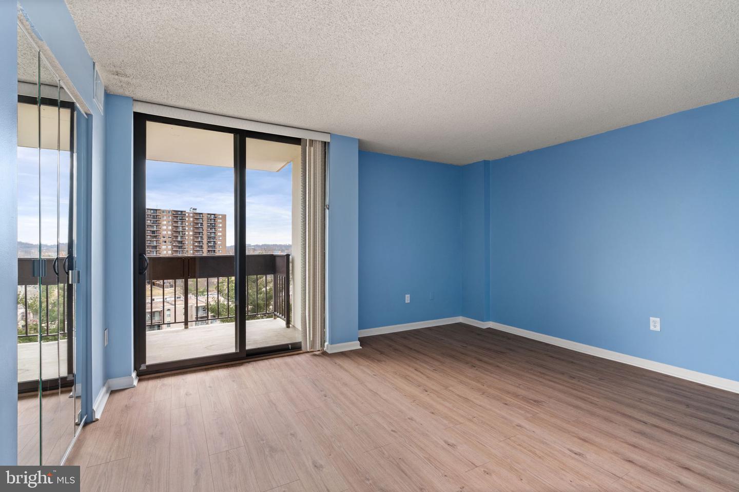 5300 HOLMES RUN PKWY #812, ALEXANDRIA, Virginia 22304, 1 Bedroom Bedrooms, 4 Rooms Rooms,1 BathroomBathrooms,Residential,For sale,5300 HOLMES RUN PKWY #812,VAAX2052652 MLS # VAAX2052652